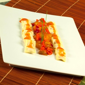 Ravioli με πολύχρωμες πιπεριές, γλυκό κολοκύθι και σαμπούκα